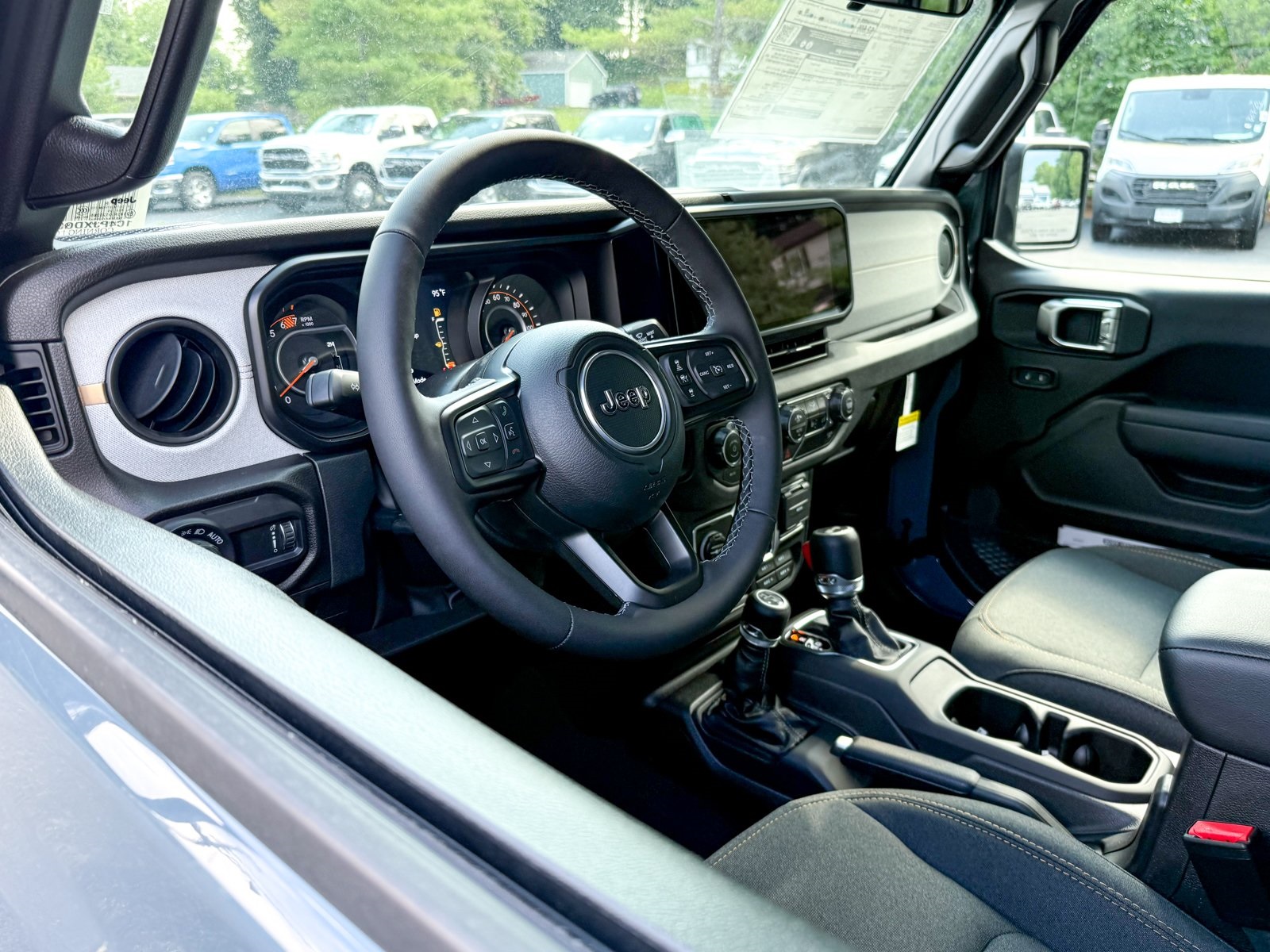 Vehicle image 19 of 37