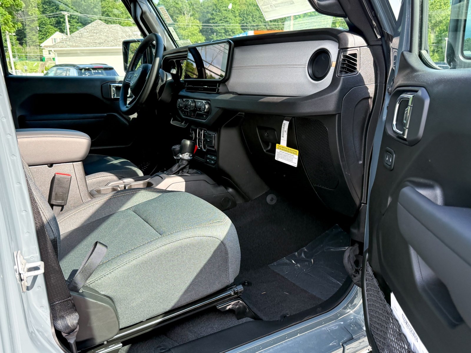 Vehicle image 18 of 37