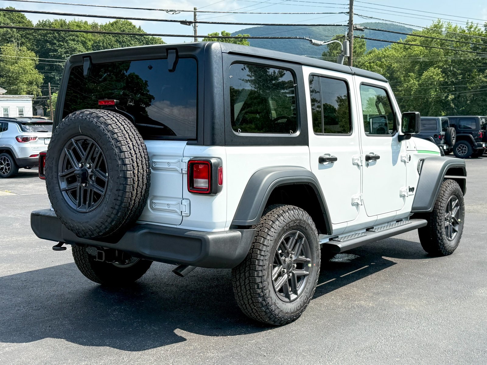 Vehicle image 5 of 38