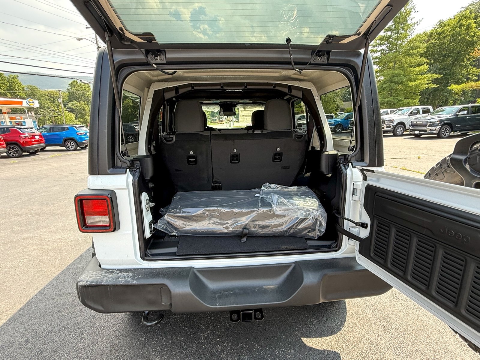 Vehicle image 12 of 38