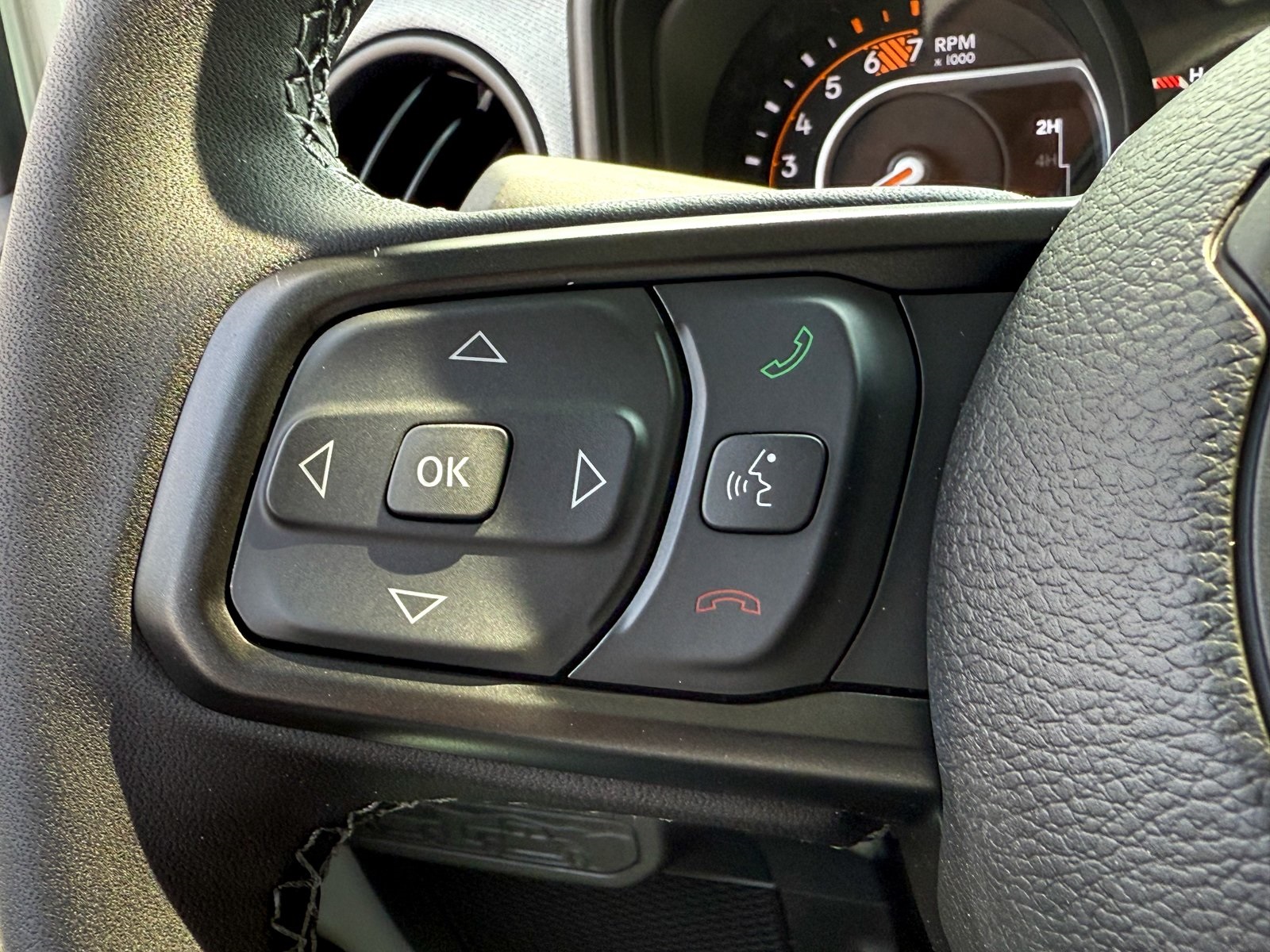 Vehicle image 29 of 38