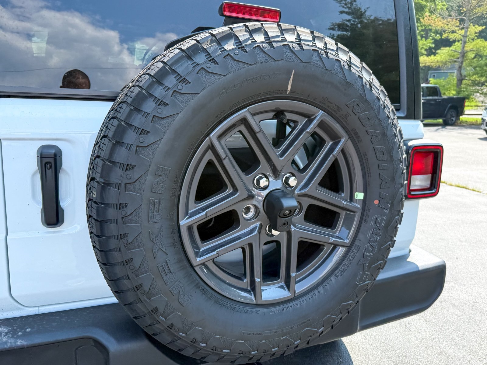 Vehicle image 9 of 38