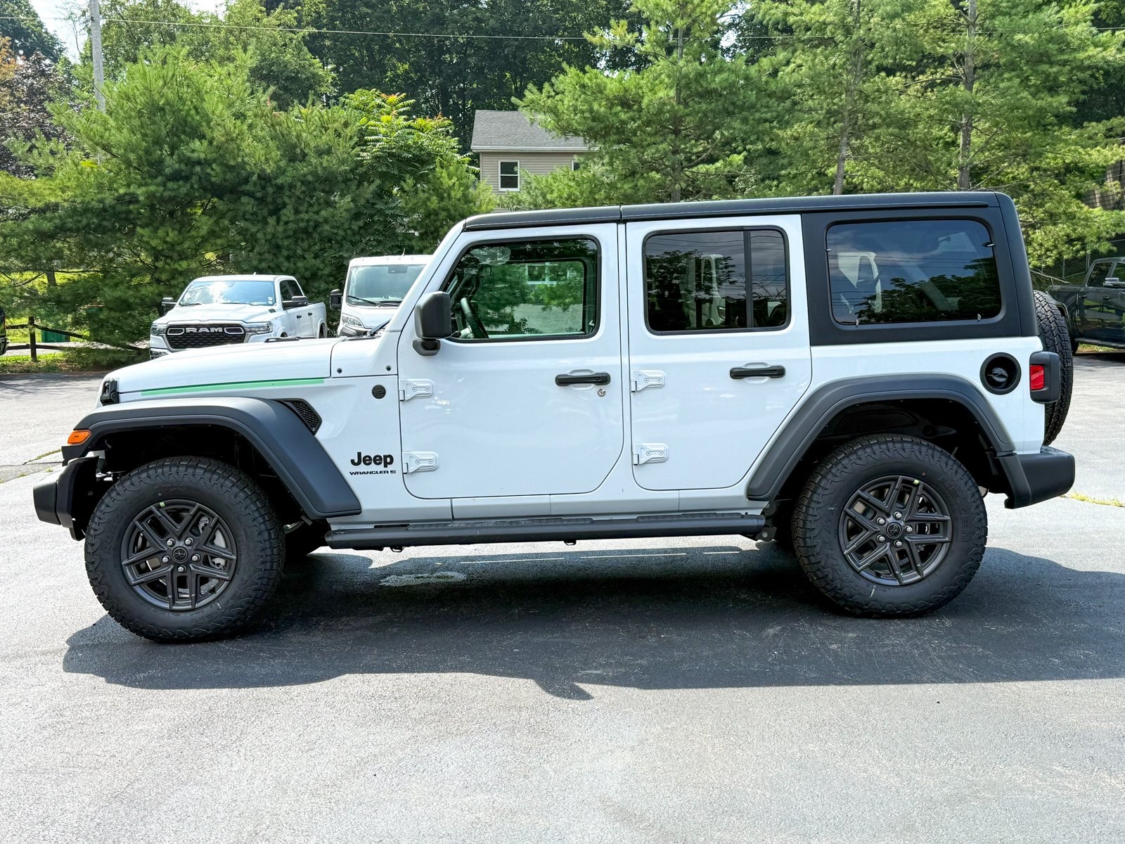 Vehicle image 7 of 38