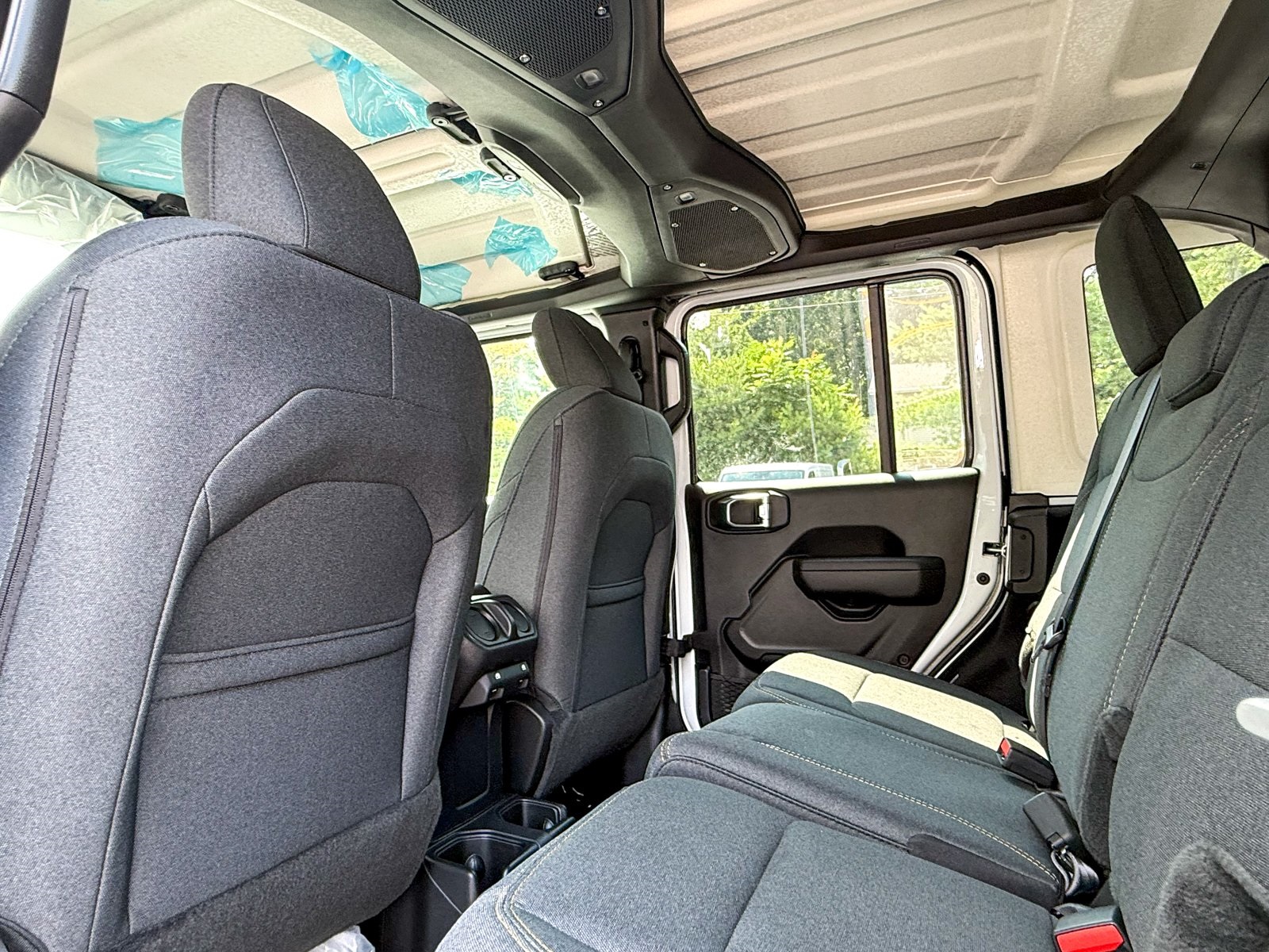 Vehicle image 16 of 38