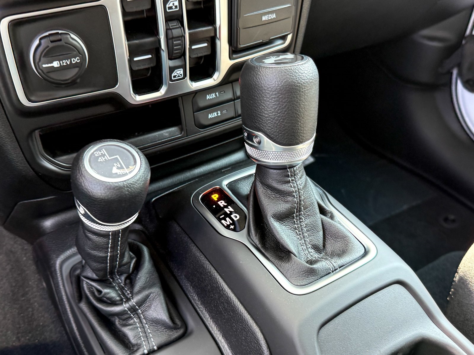 Vehicle image 23 of 38
