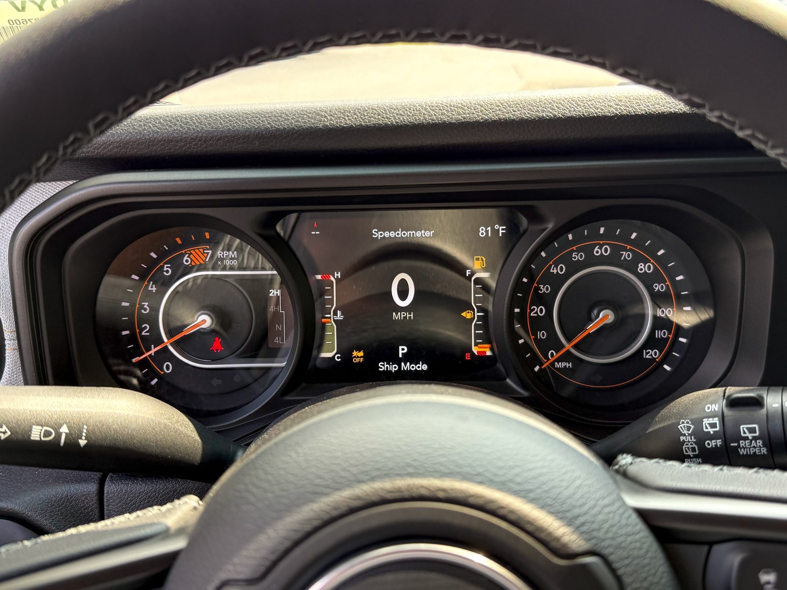Vehicle image 21 of 38