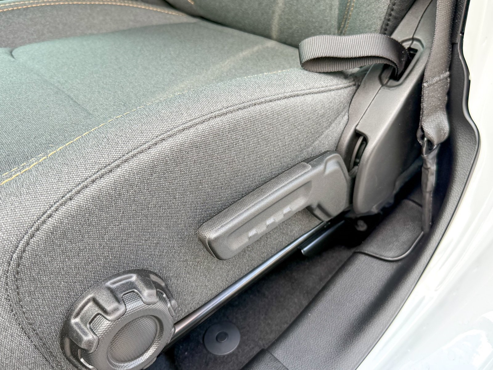 Vehicle image 33 of 38