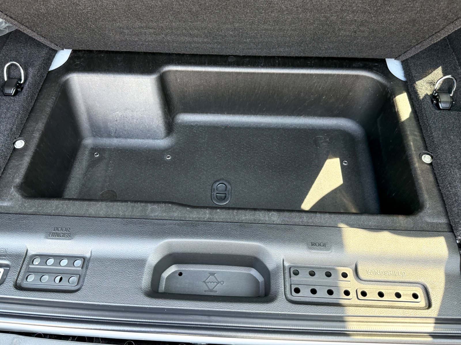 Vehicle image 27 of 38