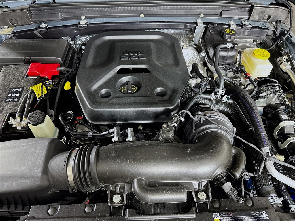 Vehicle image 31 of 33