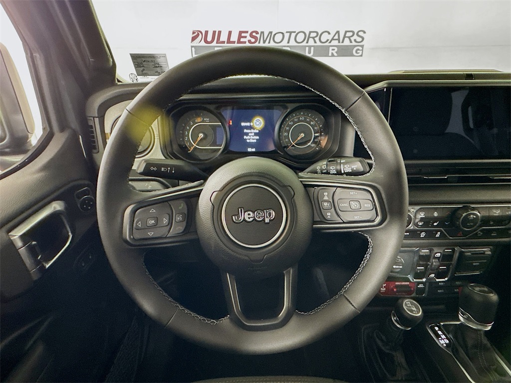Vehicle image 11 of 33