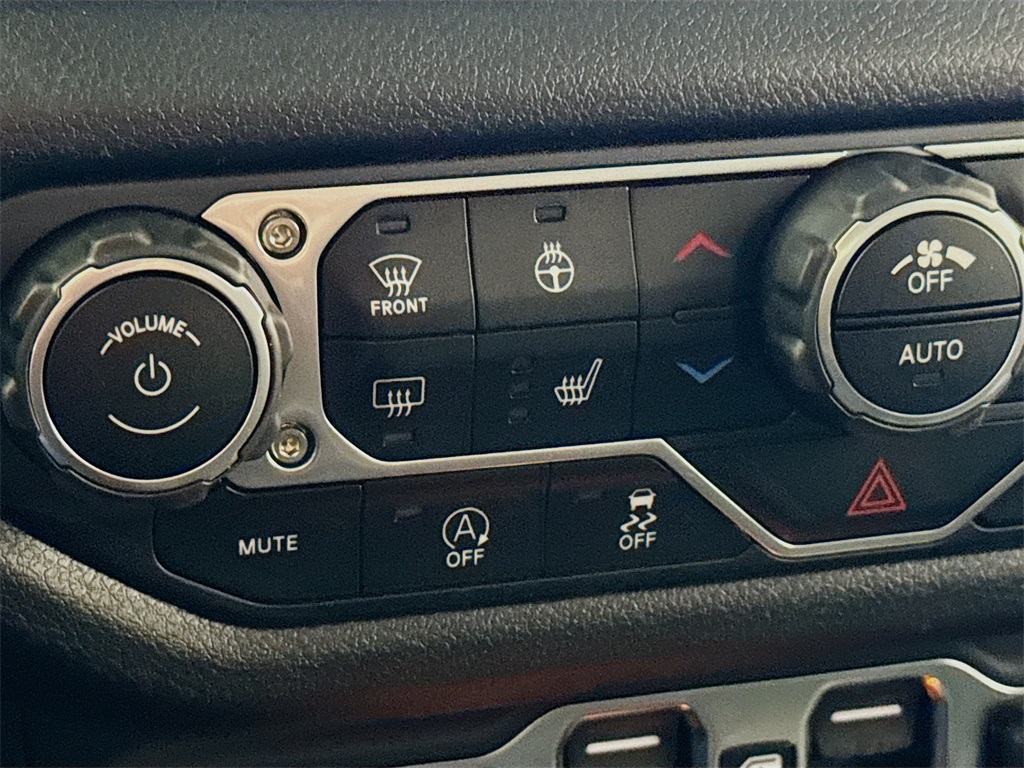 Vehicle image 20 of 33