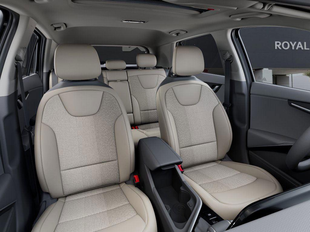 Vehicle image 15 of 27