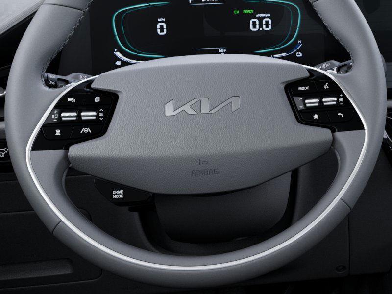 Vehicle image 22 of 27