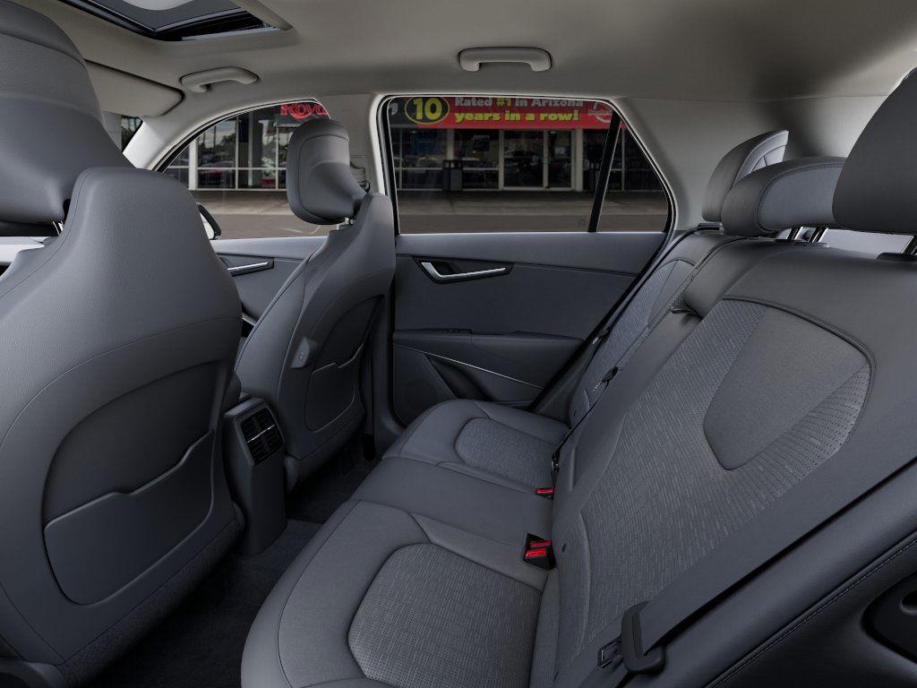 Vehicle image 18 of 27