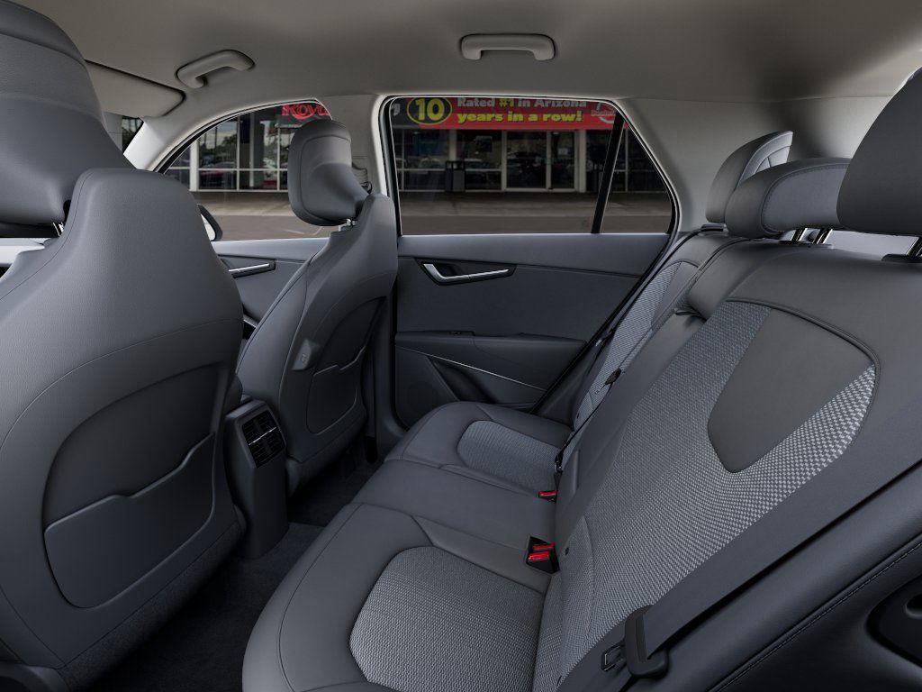 Vehicle image 18 of 27