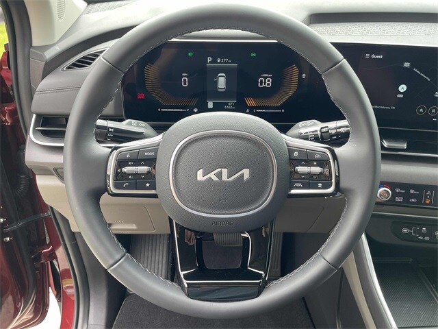 Vehicle image 10 of 20