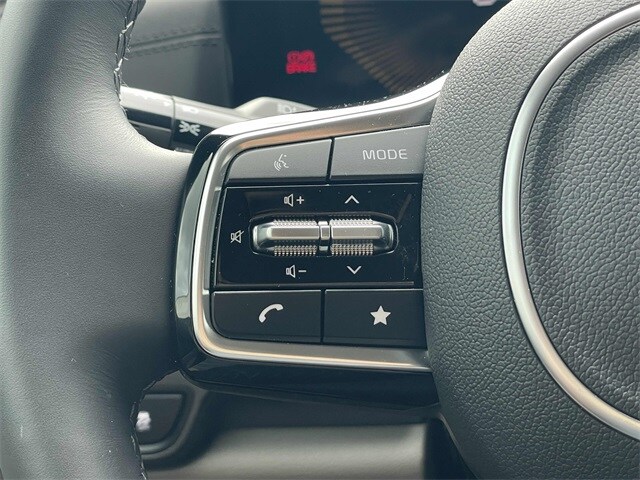 Vehicle image 15 of 20
