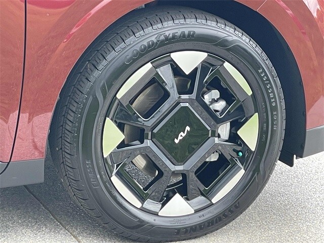 Vehicle image 19 of 20