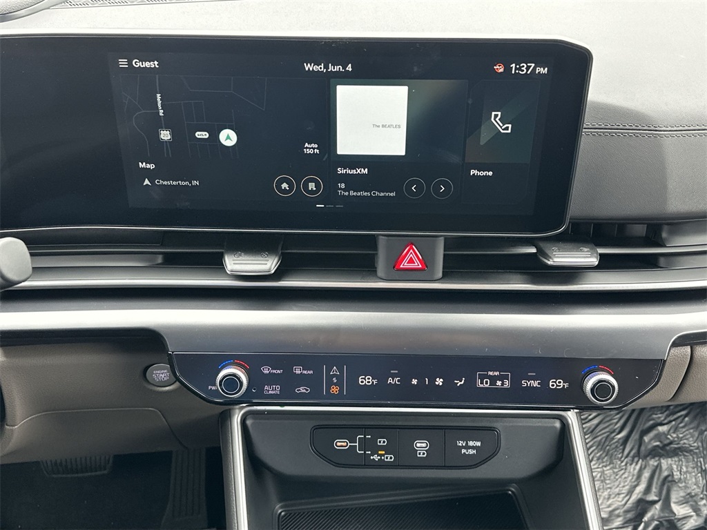 2025 Kia Carnival LXS Image 24 of 35