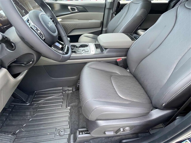 Vehicle image 12 of 20