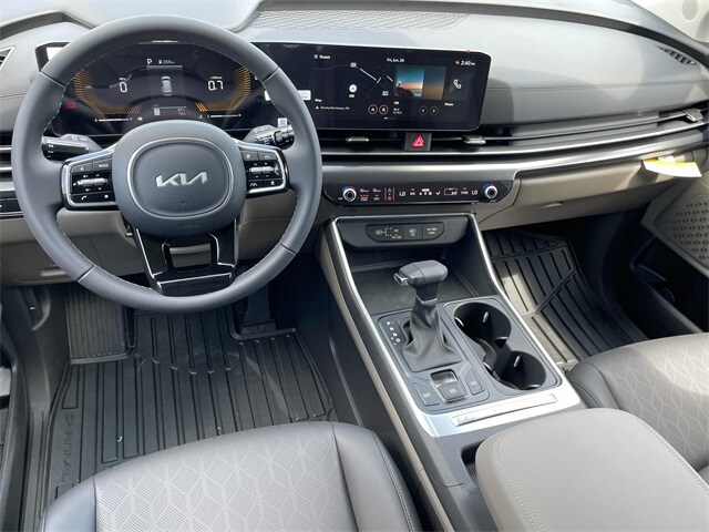 Vehicle image 13 of 20