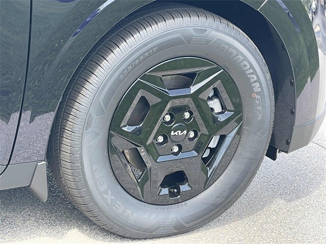 Vehicle image 9 of 20