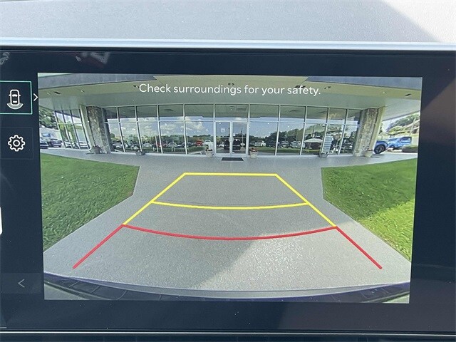 Vehicle image 17 of 20