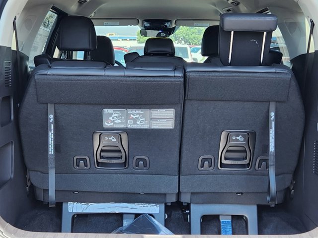 Vehicle image 13 of 22