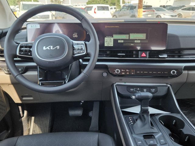 Vehicle image 12 of 22