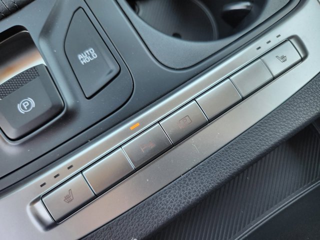 Vehicle image 21 of 22