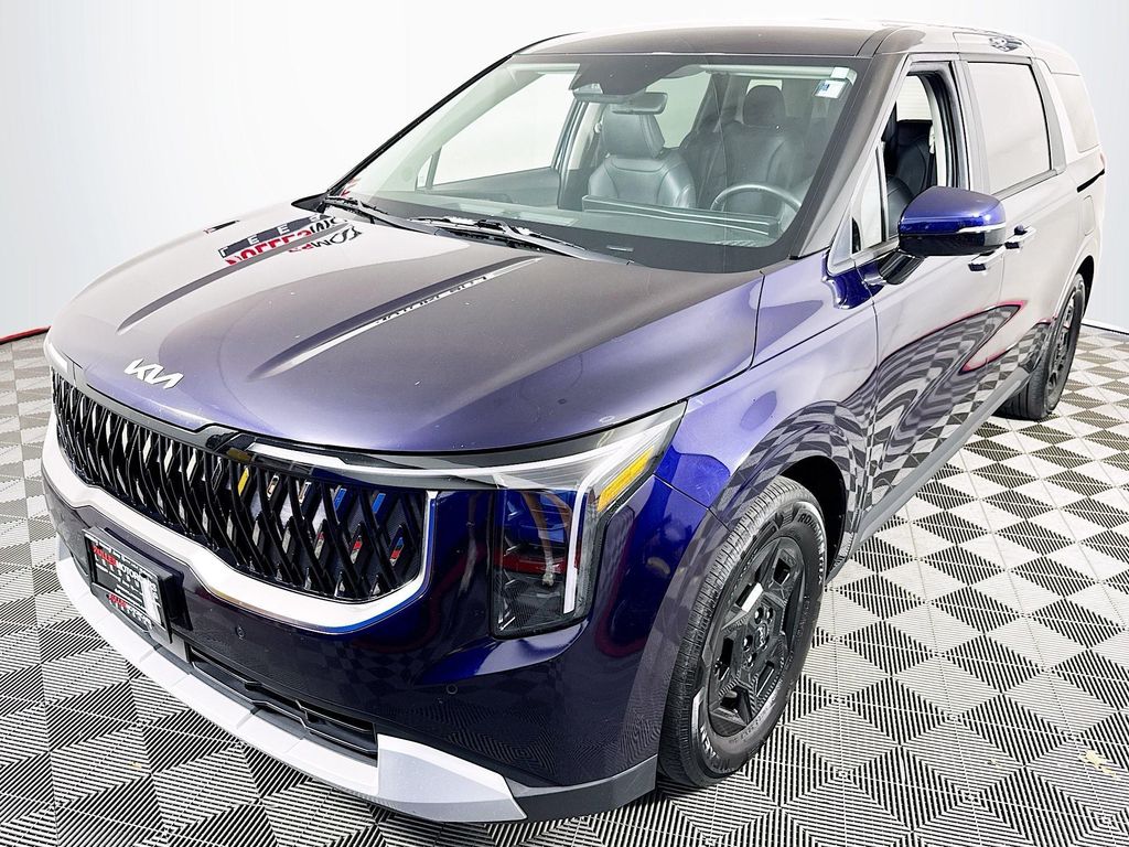 2025 Kia Carnival LXS Image 1 of 32