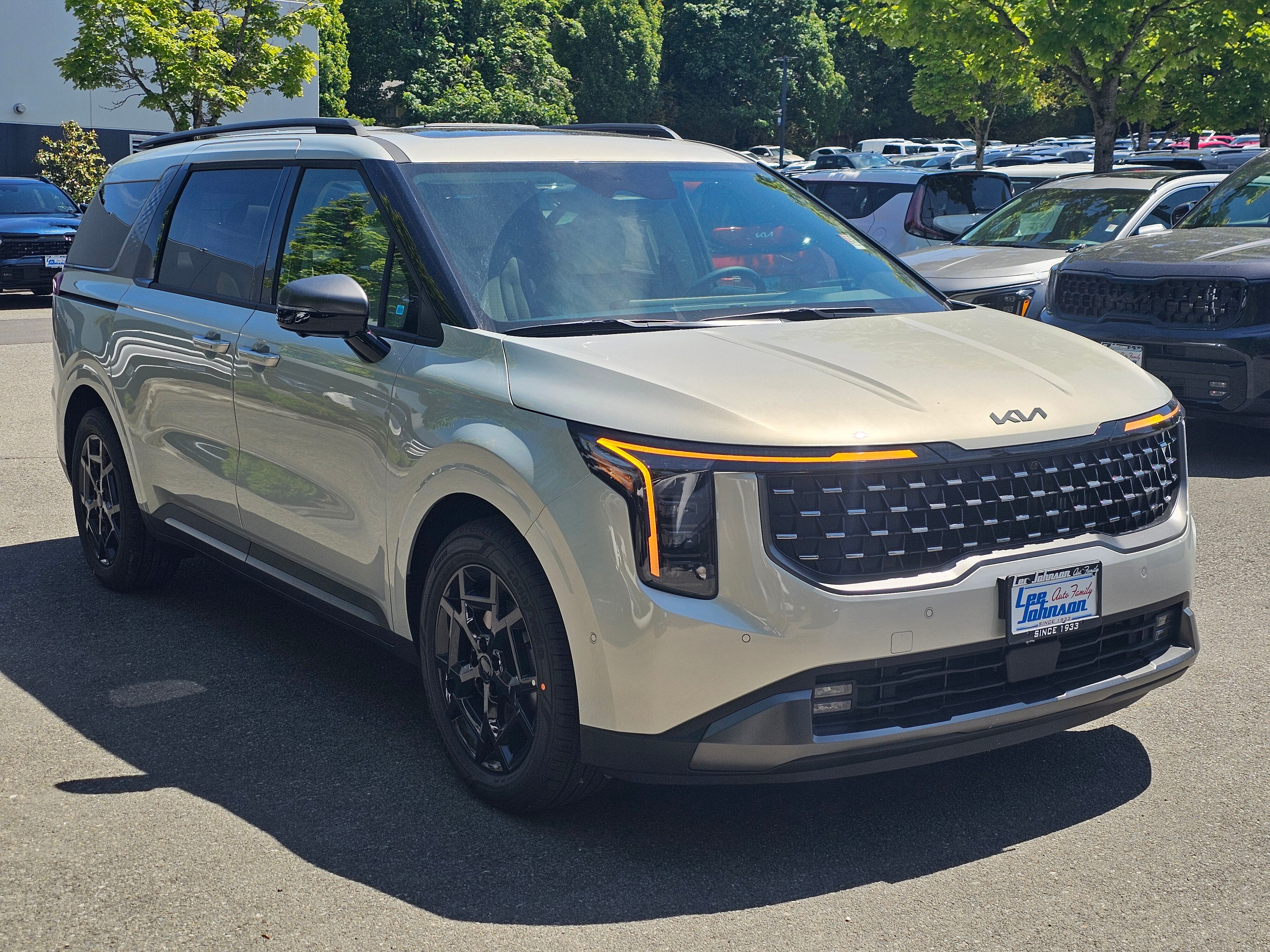 Vehicle image 4 of 40