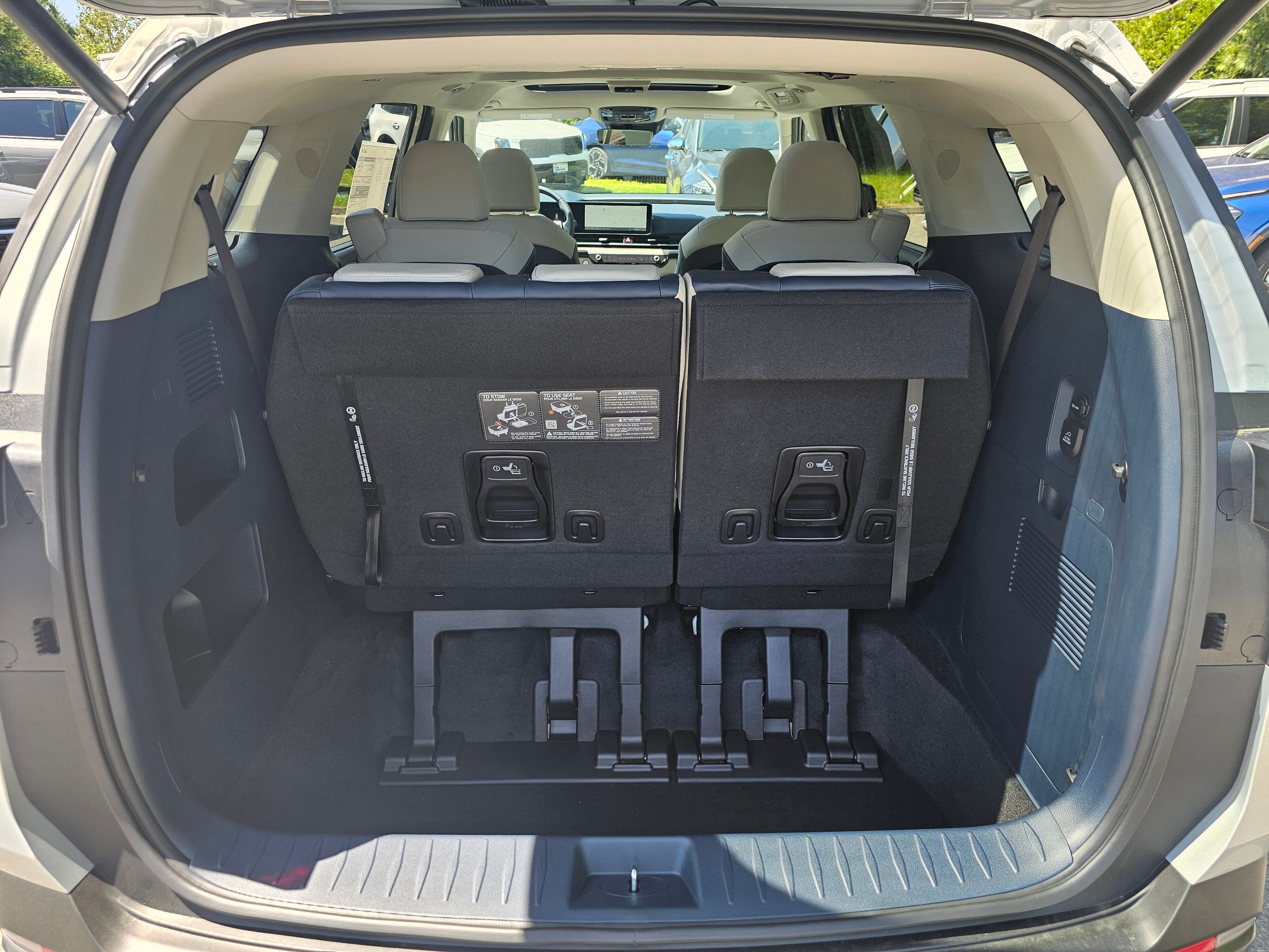 Vehicle image 27 of 40