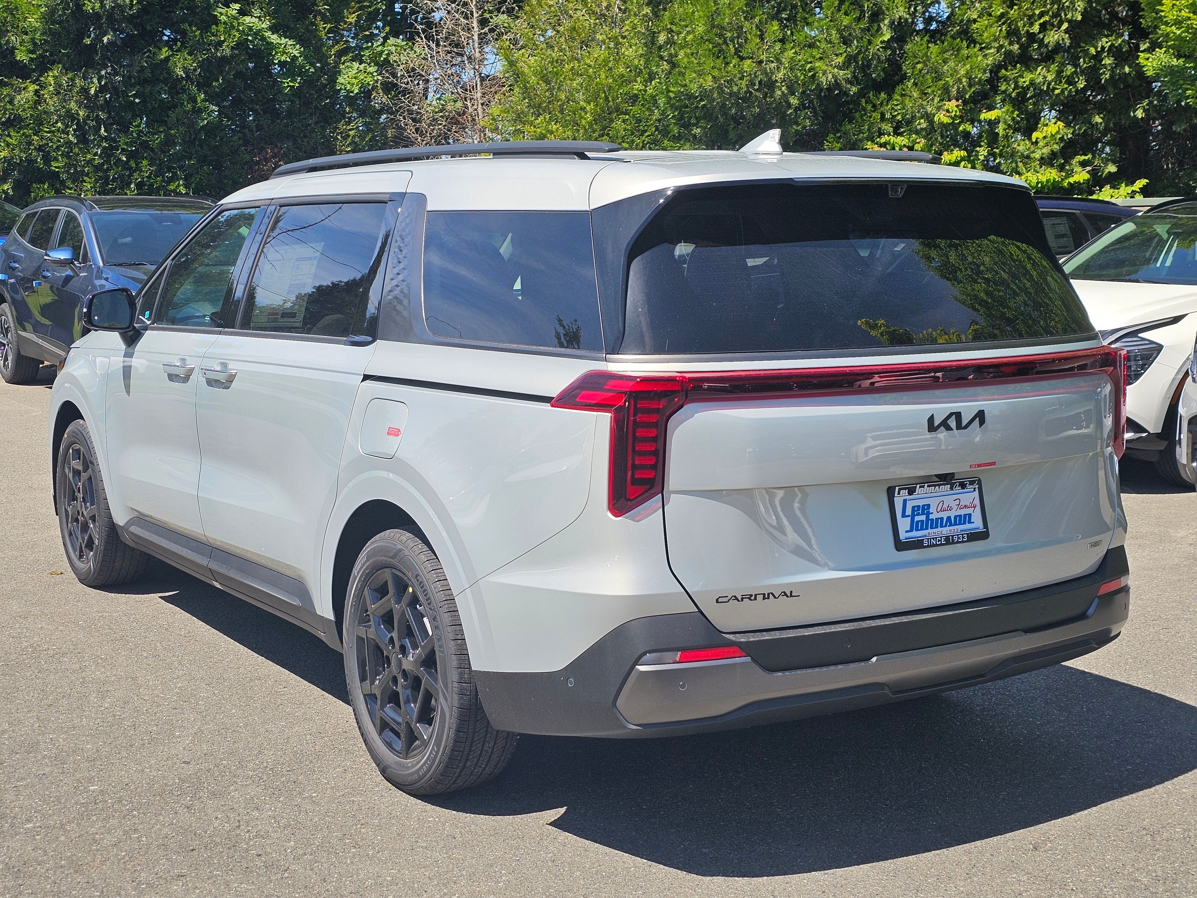 Vehicle image 8 of 40