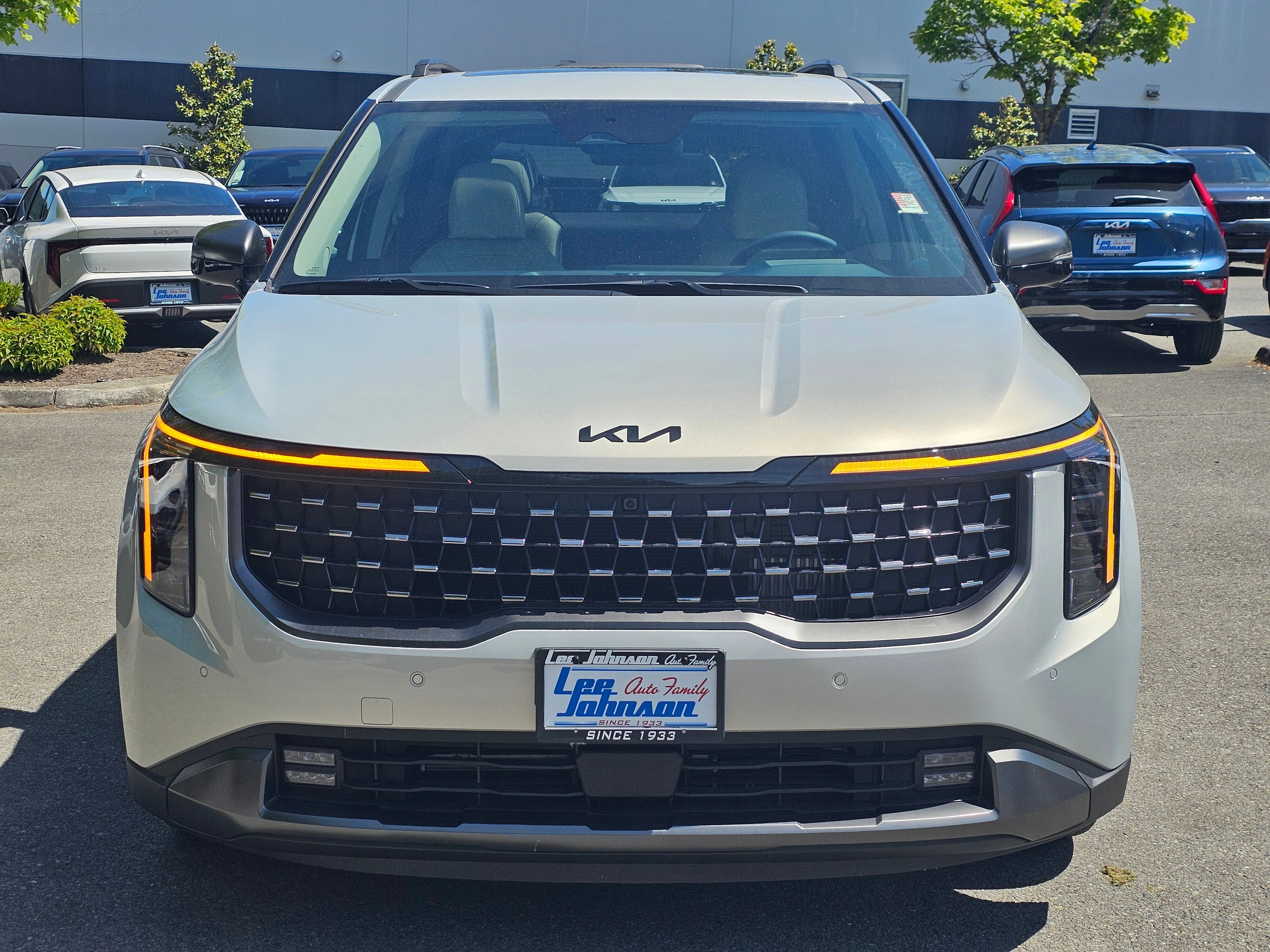 Vehicle image 3 of 40