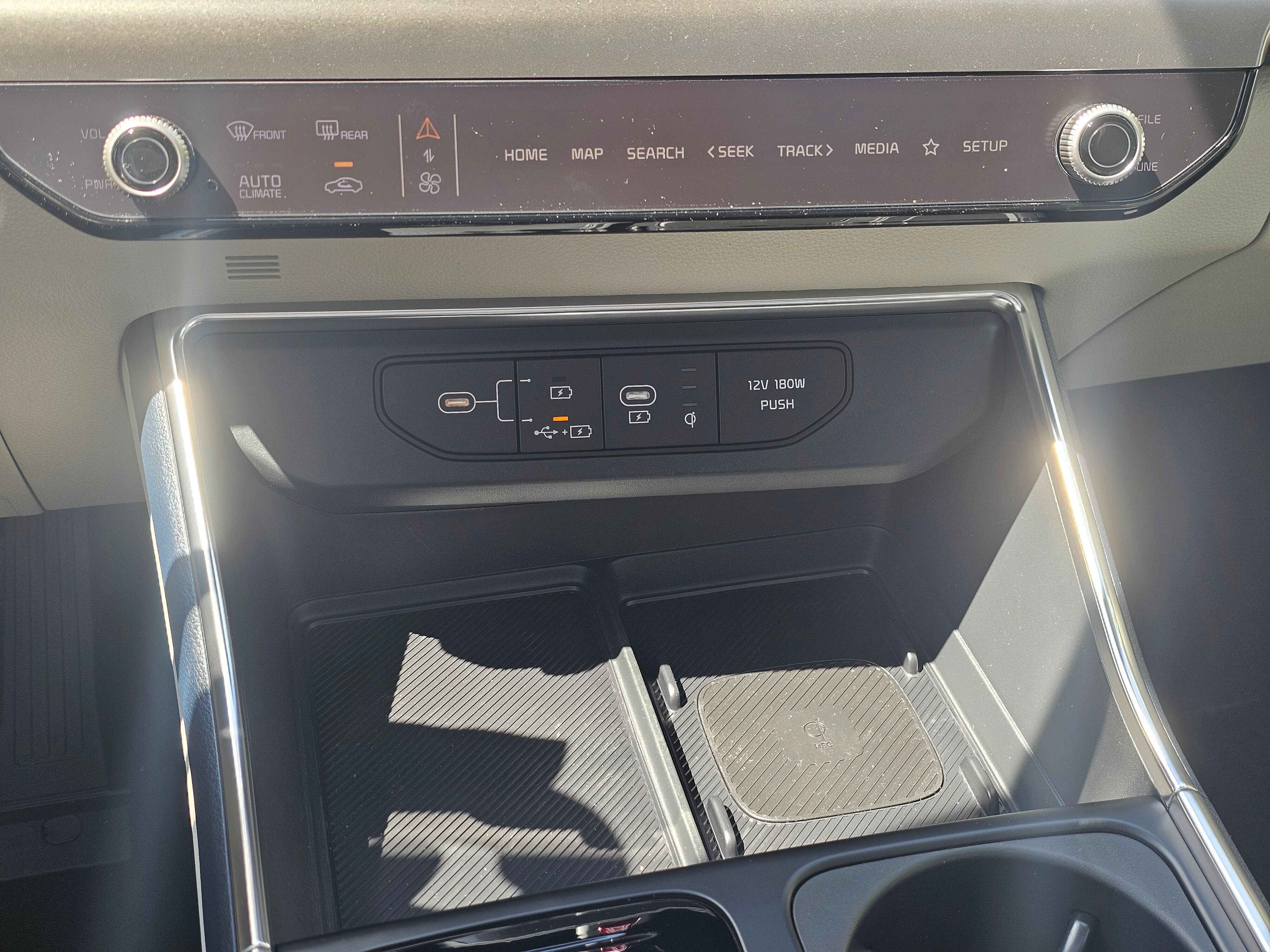 Vehicle image 17 of 40