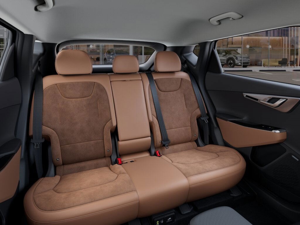 Vehicle image 16 of 27