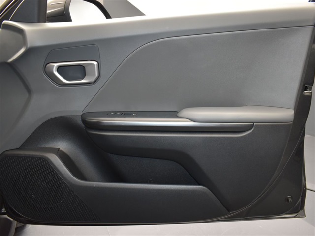 Vehicle image 37 of 47