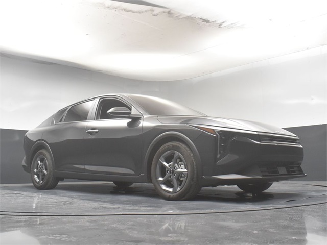 Vehicle image 11 of 47