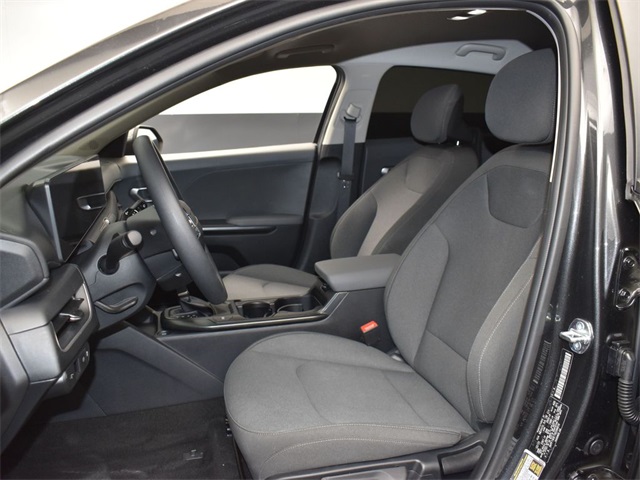 Vehicle image 27 of 47