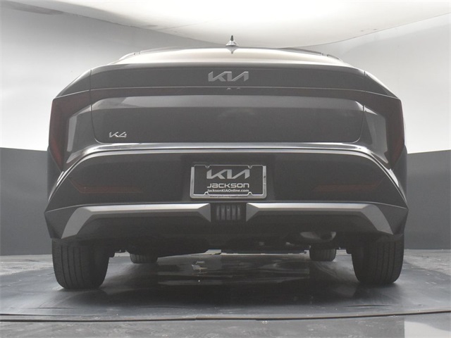 Vehicle image 18 of 47