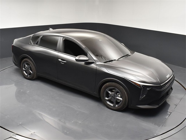 Vehicle image 10 of 47