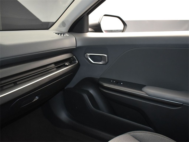 Vehicle image 31 of 47
