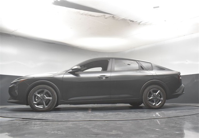 Vehicle image 26 of 47