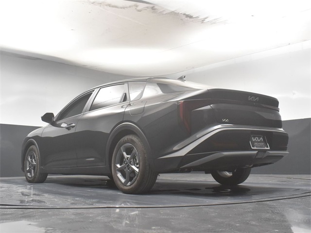 Vehicle image 23 of 47