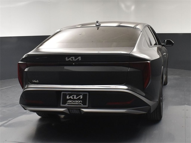 Vehicle image 16 of 47