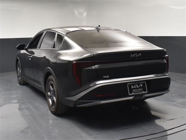 Vehicle image 22 of 47