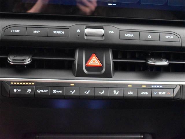 Vehicle image 41 of 47