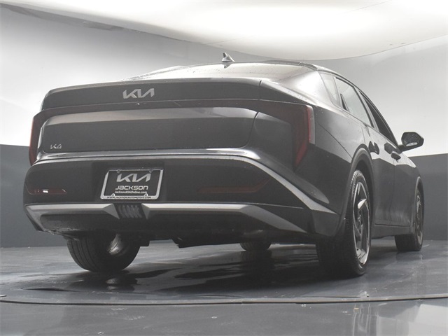 Vehicle image 17 of 49