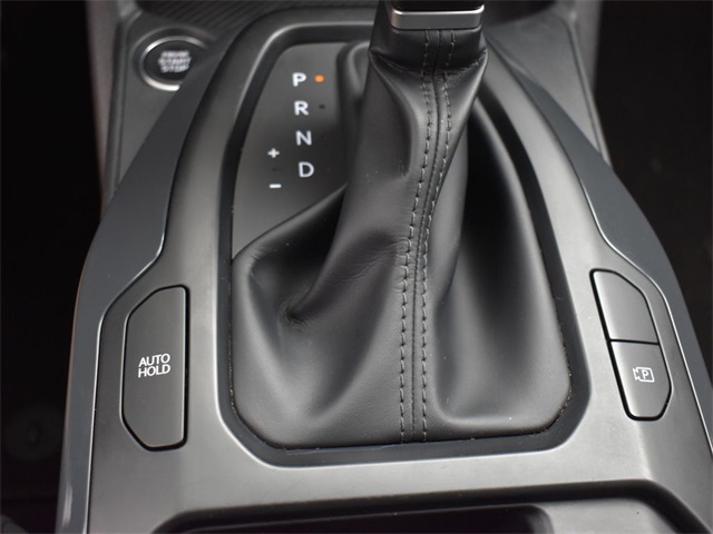 Vehicle image 40 of 49